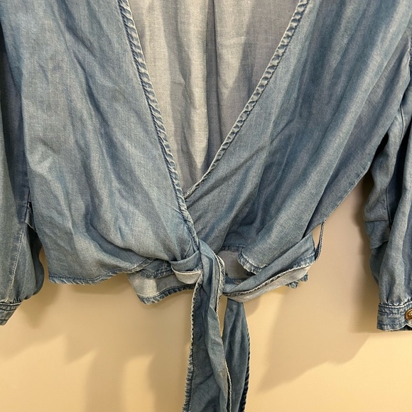 The Kooples Jeans Chambray Wrap Top Size 2 GUC Small Stain B0413 - Picture 3 of 10